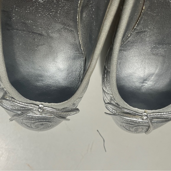 CHANEL Metallic Silver Flats - Picture 10 of 12